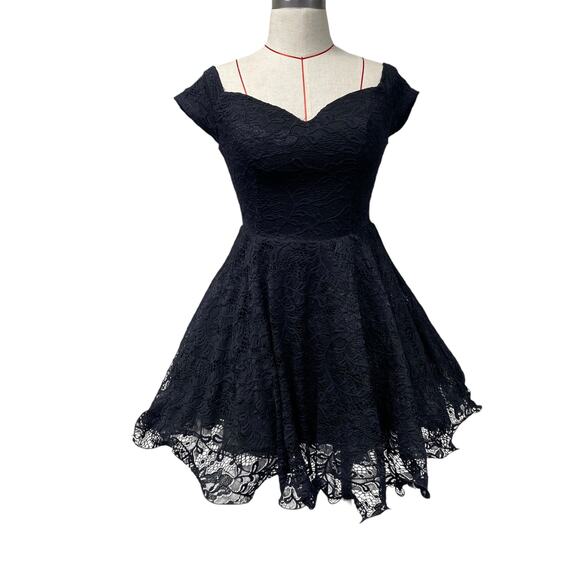 Windsor Womens Size M Black Lace Off Shoulder Curly Hem Dress - Picture 1 of 7